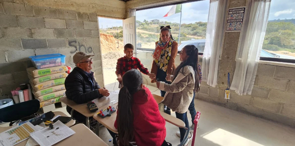 Proyecto Chicos Solares de divulgación científica impulsado por Roberto Machorro Mejía